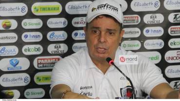 Evaristo Piza assume o comando do Santa Cruz nesta reta final da Série D.