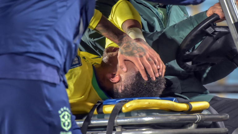 Neymar Lesiona Joelho: Cirurgia e Recuperação