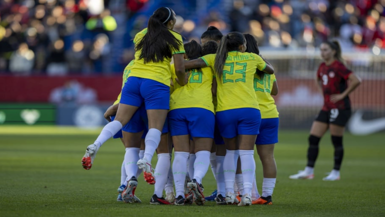 Brasil perde para Canadá em amistoso