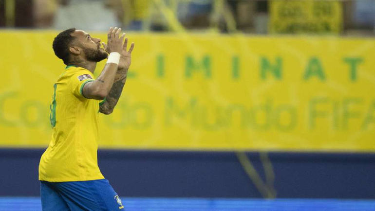 Neymar Passa por Cirurgia no Joelho