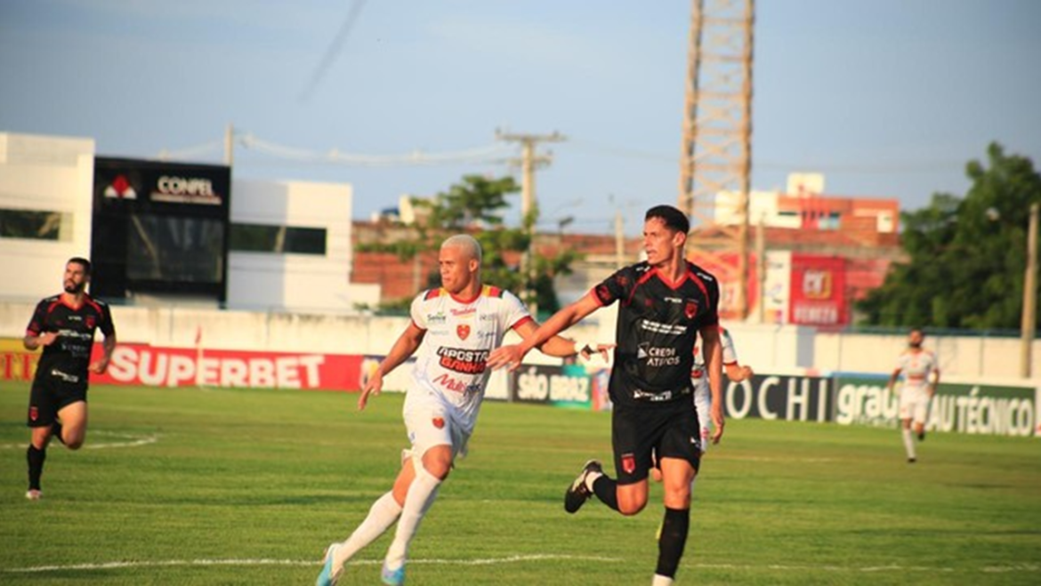 Petrolina e Flamengo: Empate no PE