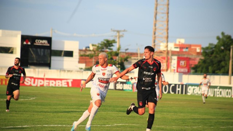 Petrolina e Flamengo: Empate no PE