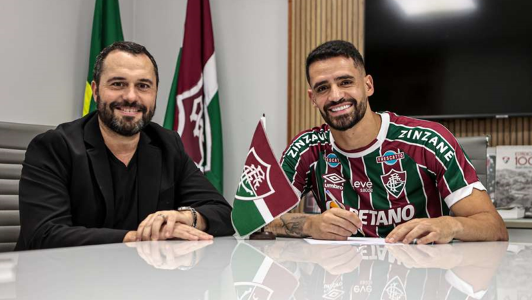 Fluminense Contrata Renato Augusto