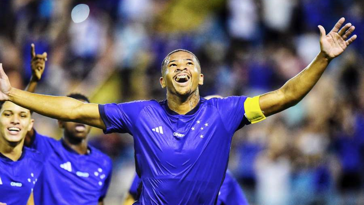 Cruzeiro na Semifinal: Vitória Após 8 Anos