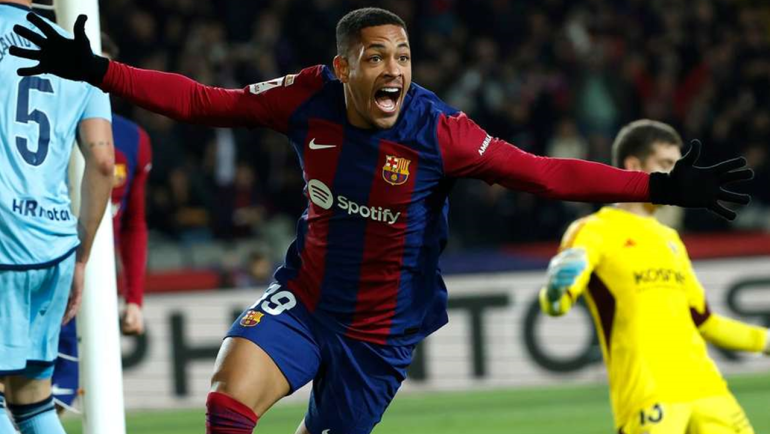 Vitor Roque brilha e Barcelona vence