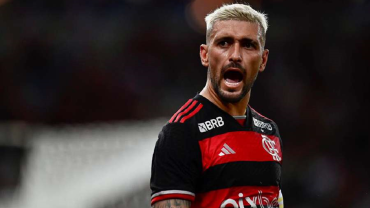 Flamengo Goleia e Avança nas Semifinais