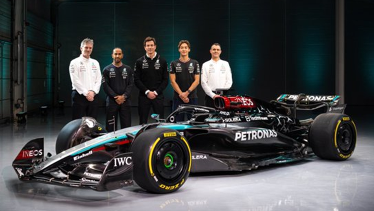 Mercedes Revela Último Carro de Hamilton